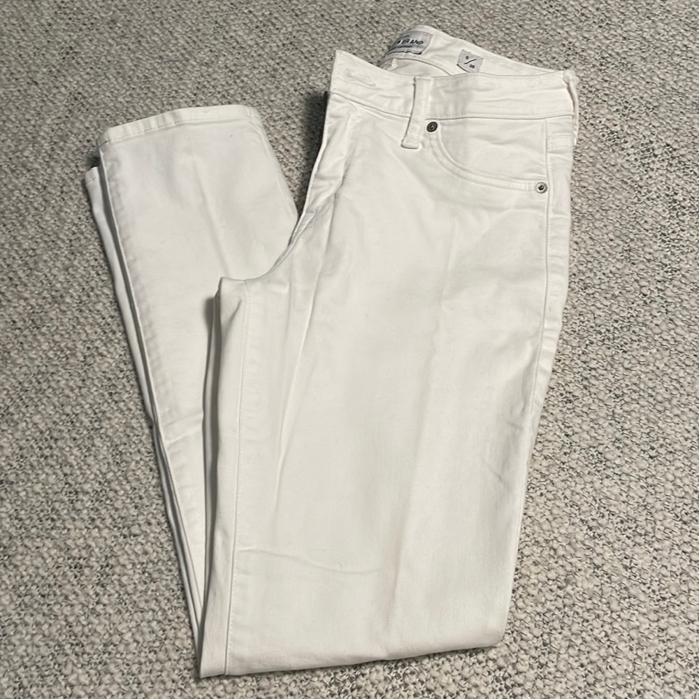 Perfect condition Lucky Brand Skinny White Jeans